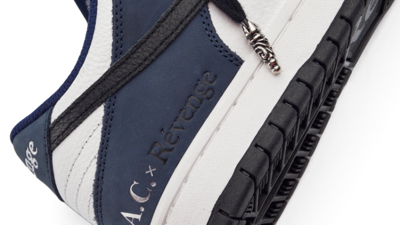 Нанесение инициалов